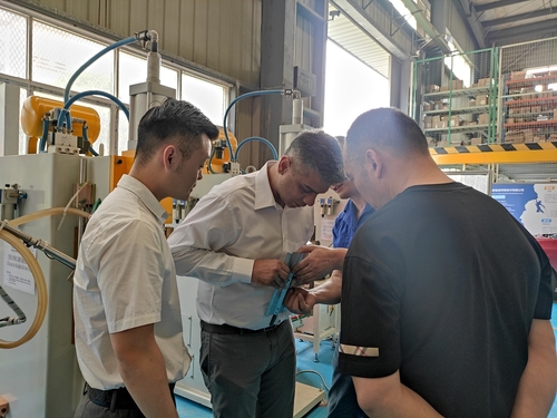 Latest company blogs about The Dubai Customer Visited Xinwei Factory